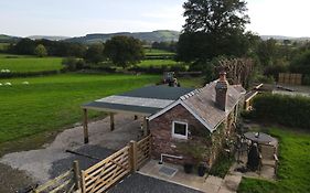 Y Golchdy, Romantic Cabin, Hot Tub Veranda & Views